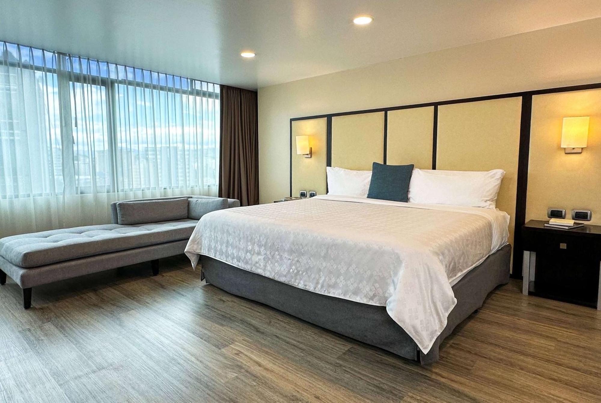 Отель Wyndham Garden Кито Экстерьер фото