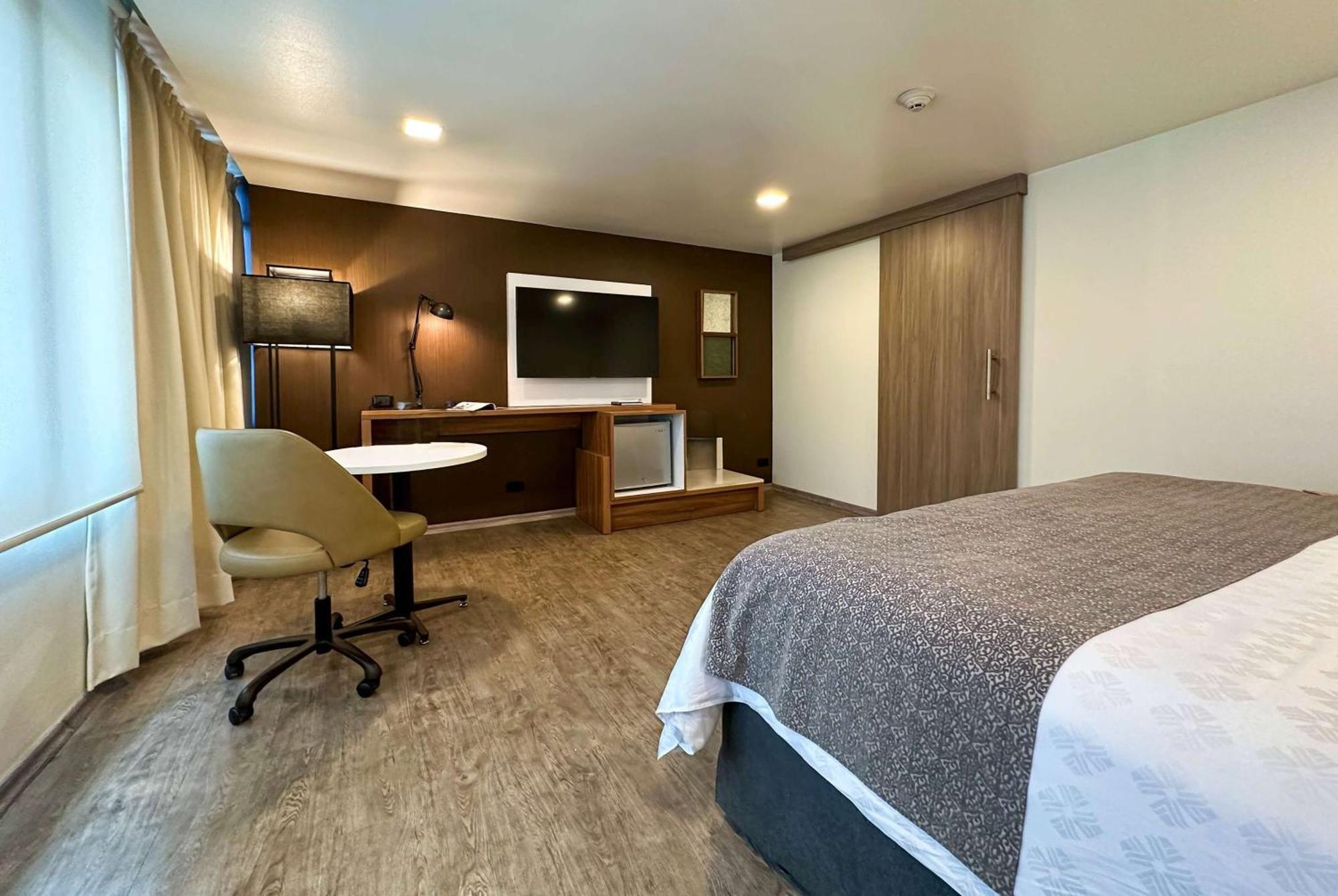 Отель Wyndham Garden Кито Экстерьер фото